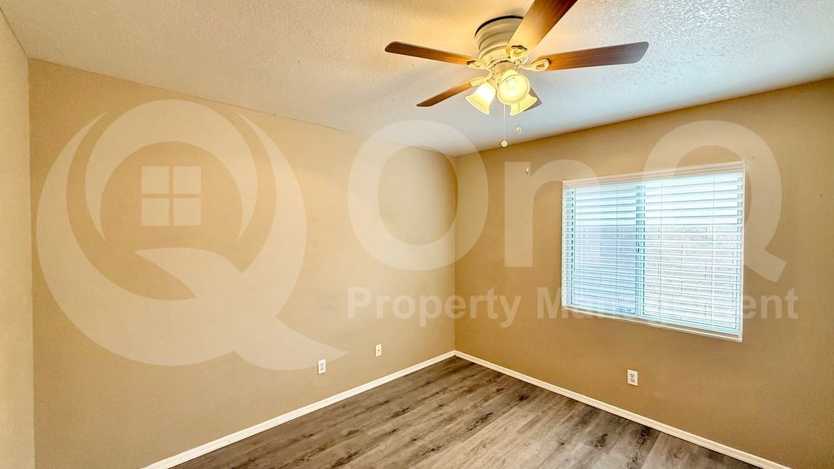 2239 E Morrow Dr - Photo 7 of 24