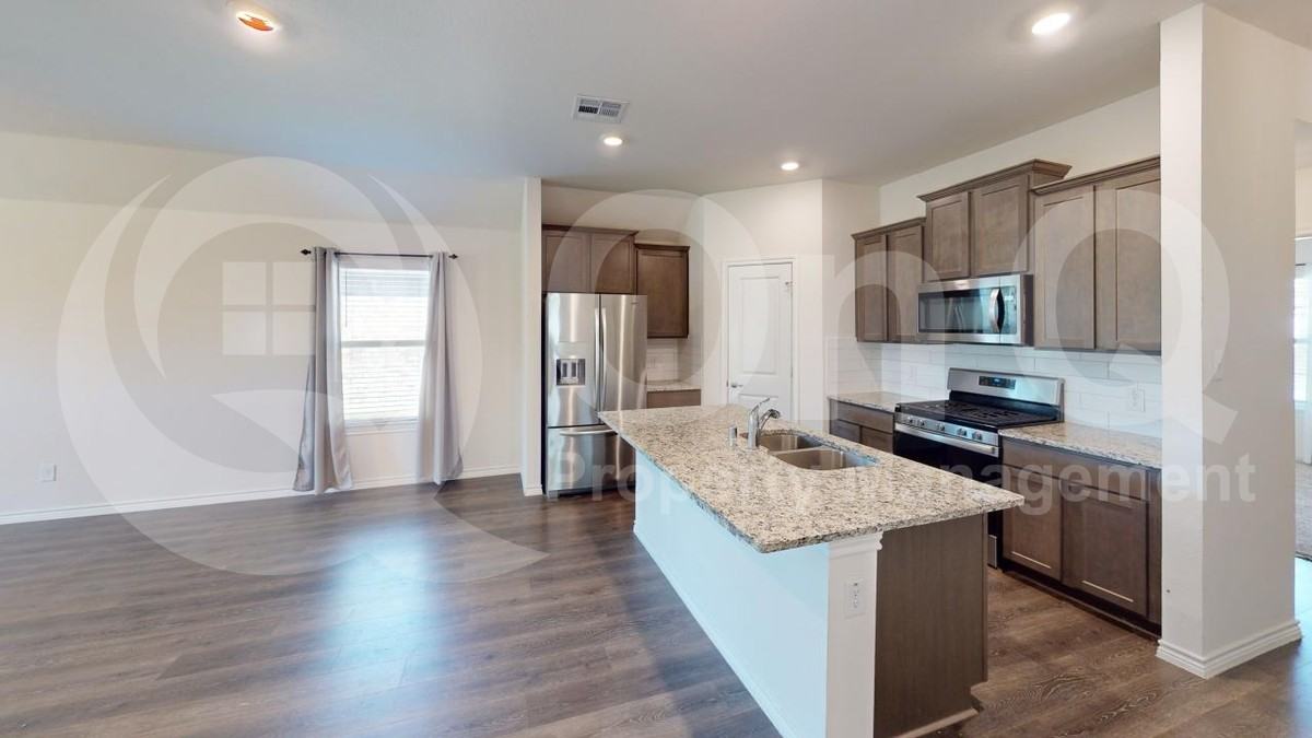 413 Smokey Trl - Photo 2 of 18