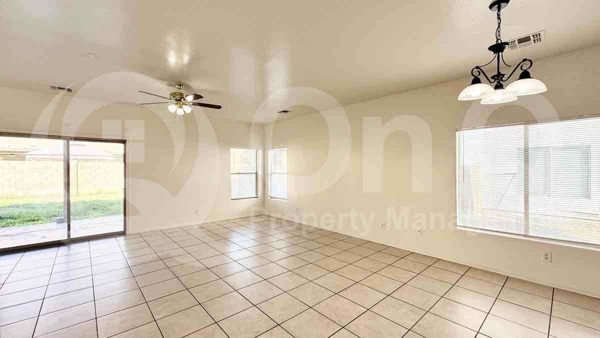 11864 W Tonto St - Photo 6 of 31