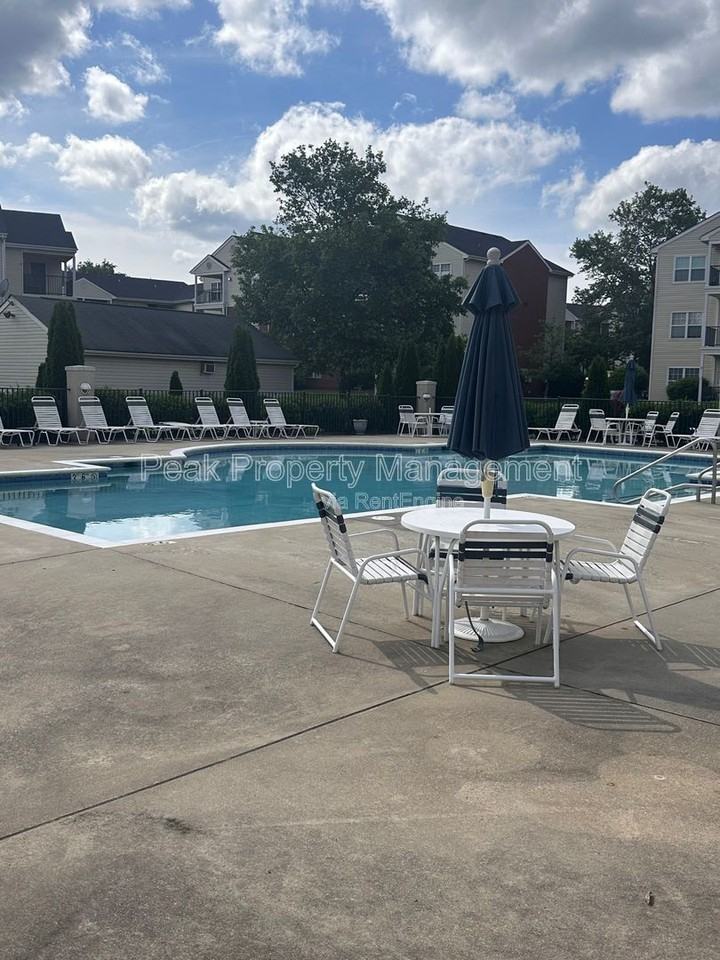 9301 Baffy Ct #E - Photo 4 of 17