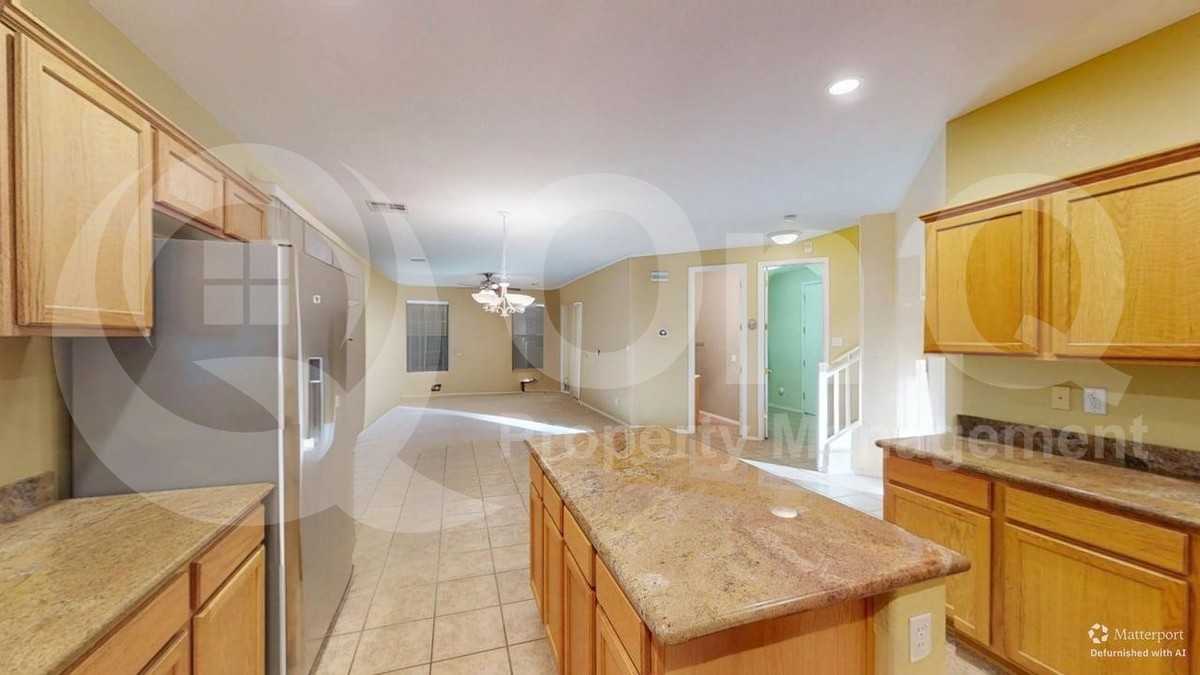 45724 W Mountain View Rd - Photo 5 of 32