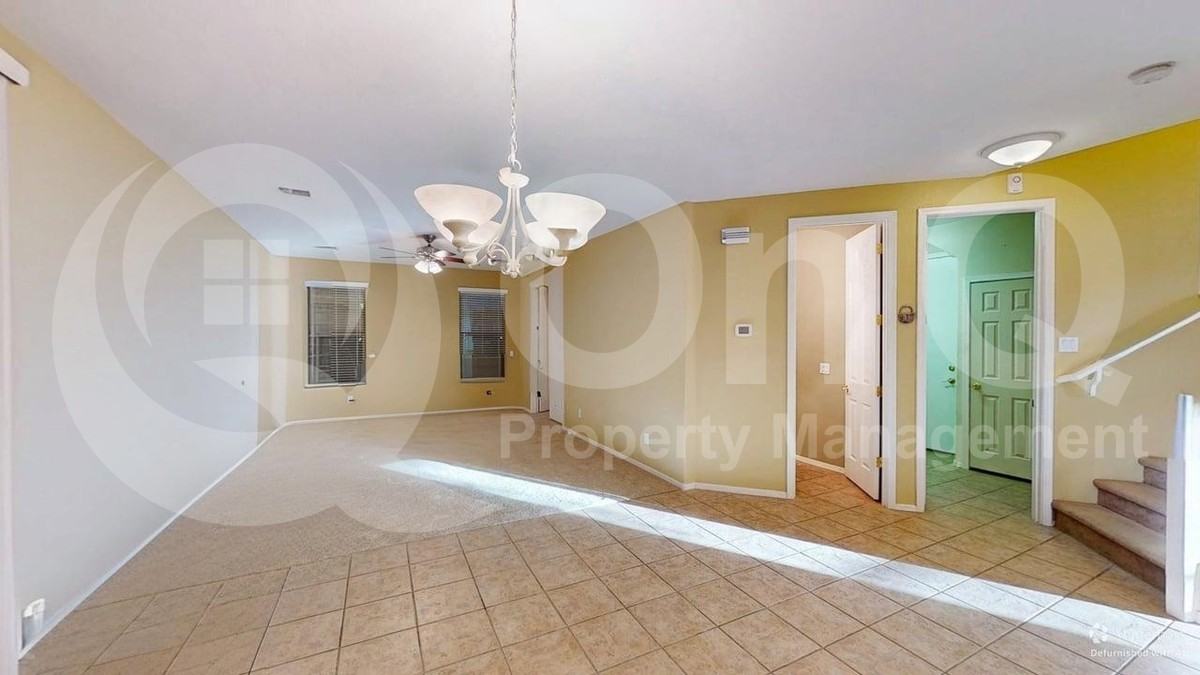 45724 W Mountain View Rd - Photo 6 of 32