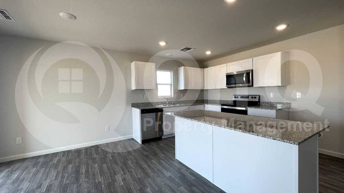 2064 E Velvet Pl - Photo 4 of 12