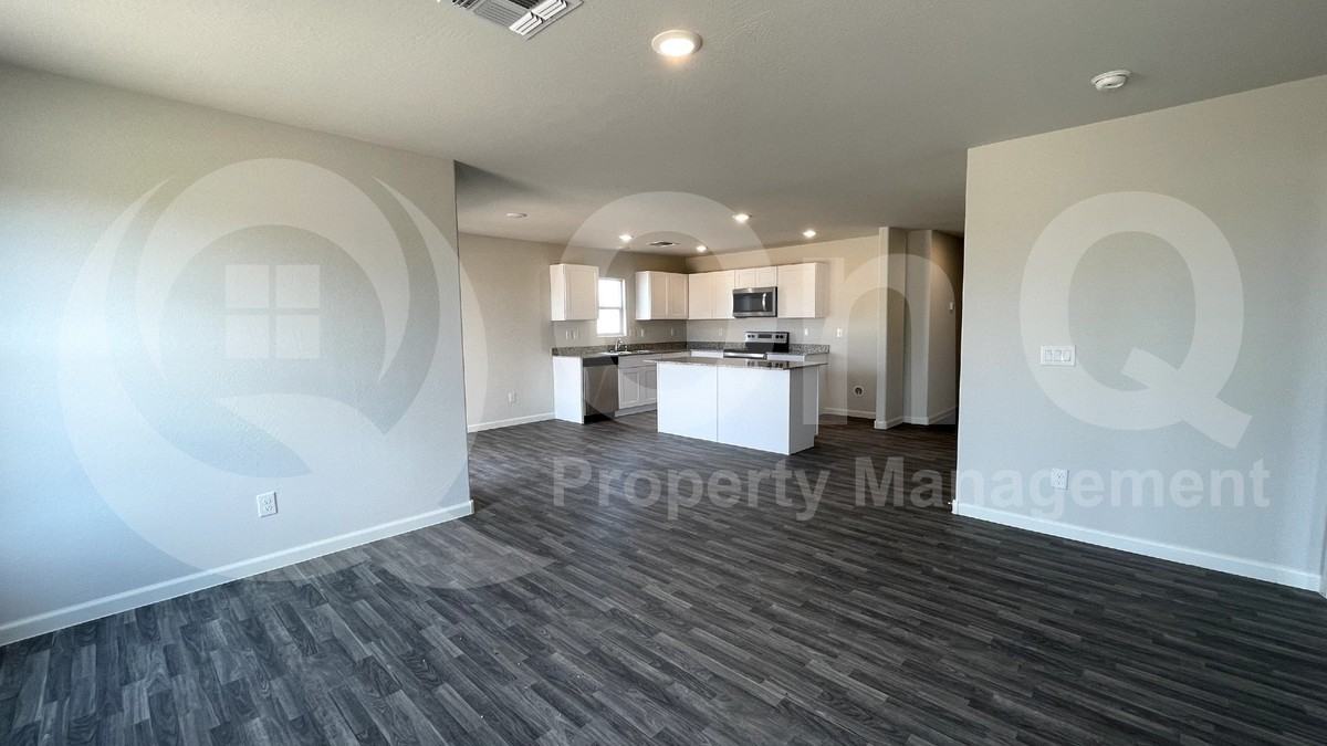 2064 E Velvet Pl - Photo 5 of 12