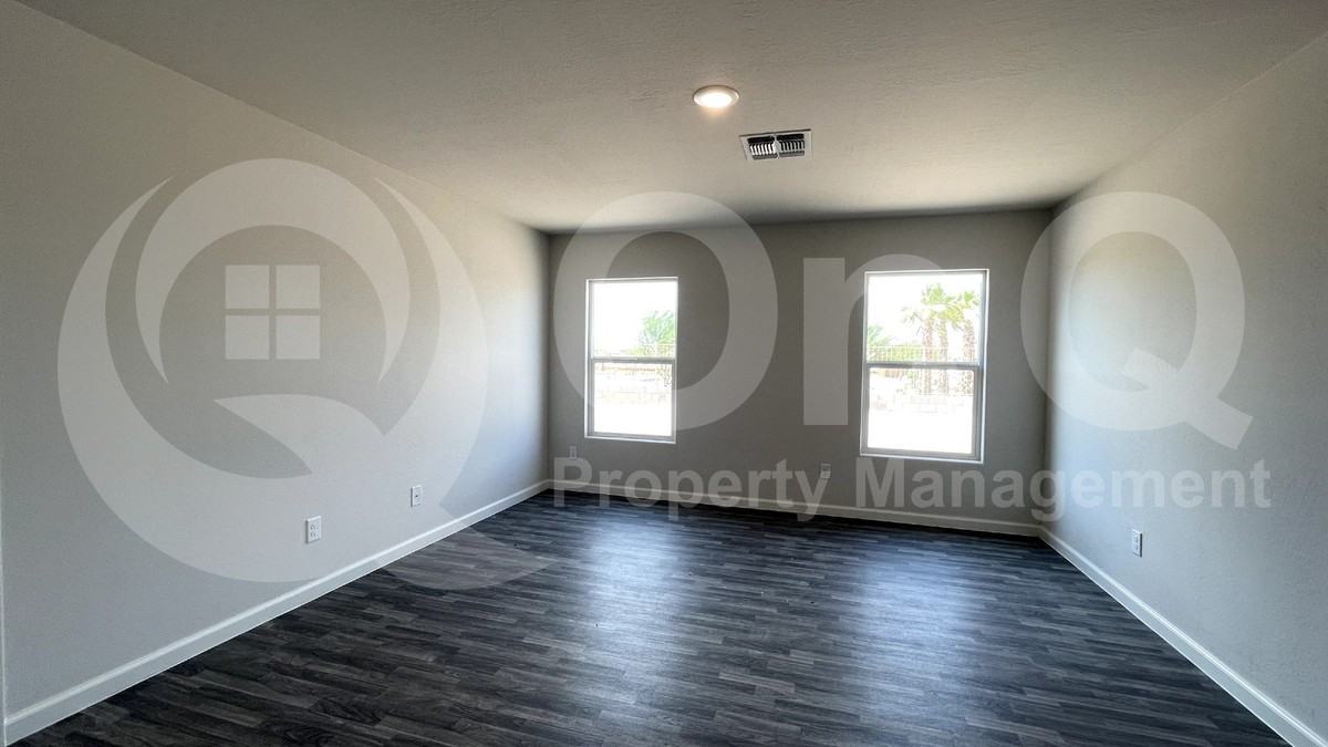 2064 E Velvet Pl - Photo 7 of 12