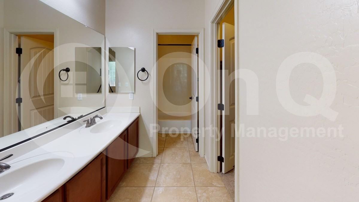 4714 E Waterman St #102 - Photo 7 of 11