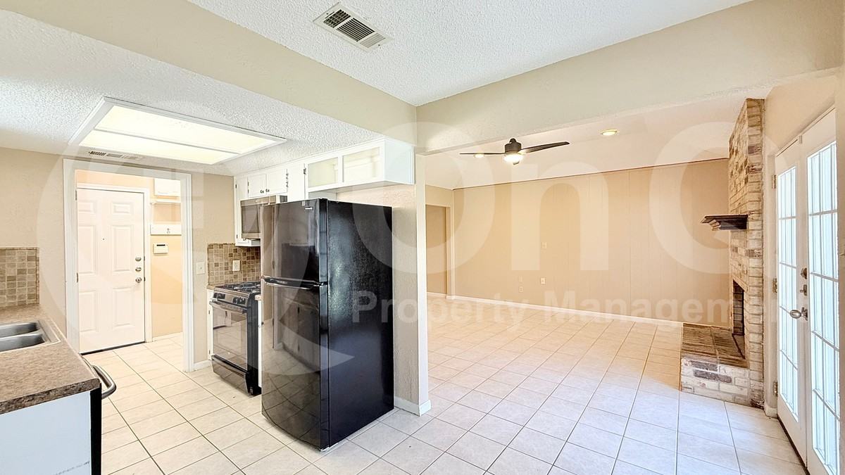 5628 Wagon Train Rd - Photo 5 of 21