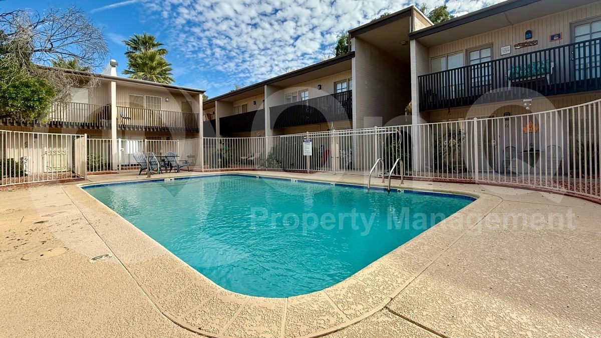 1828 W Tuckey Ln #11 - Photo 2 of 15