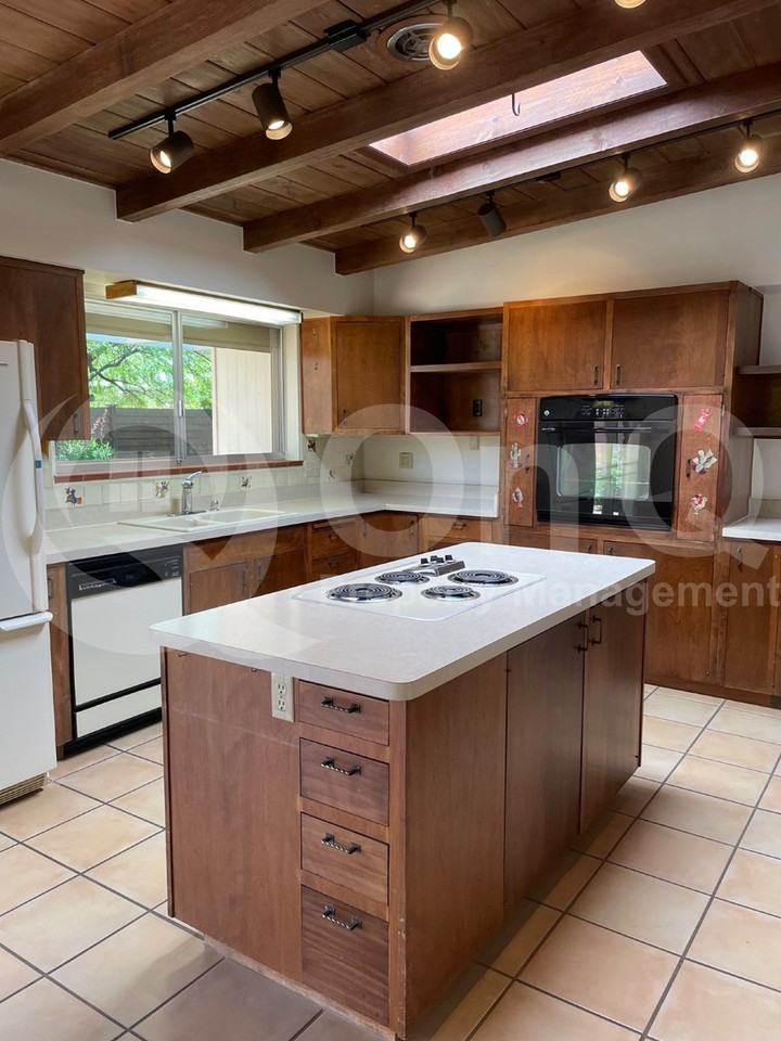 5434 E 6th St - Photo 3 of 33