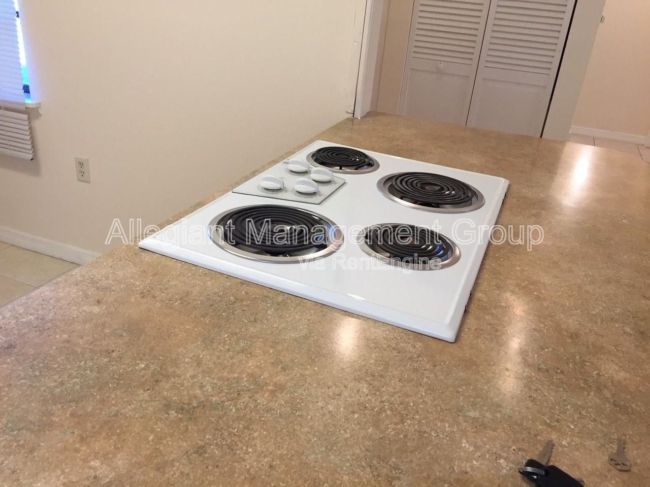 2756 Courtland Blvd - Photo 4 of 17