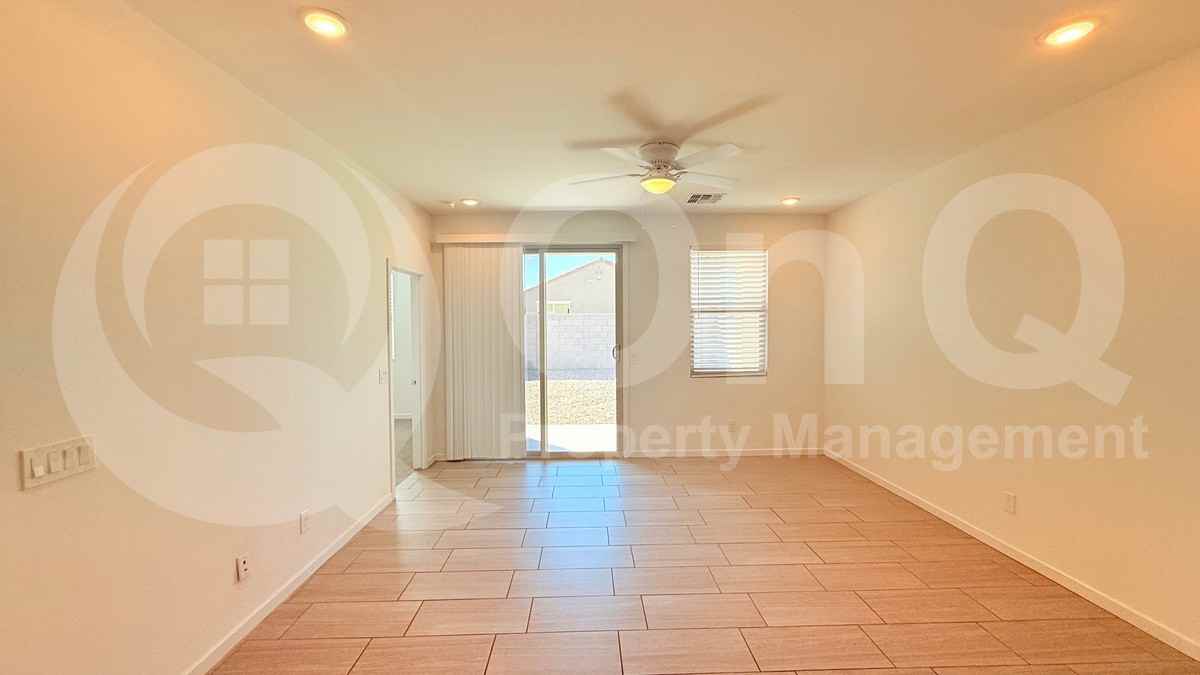 40499 W Shaver Dr - Photo 4 of 21