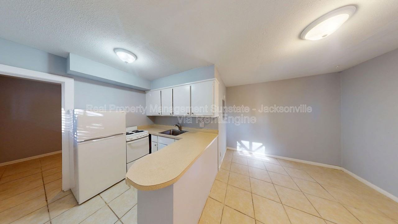 10342 Atlantic Cir #10 - Photo 3 of 11