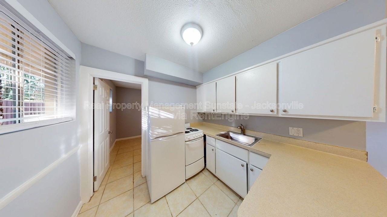 10342 Atlantic Cir #10 - Photo 5 of 11