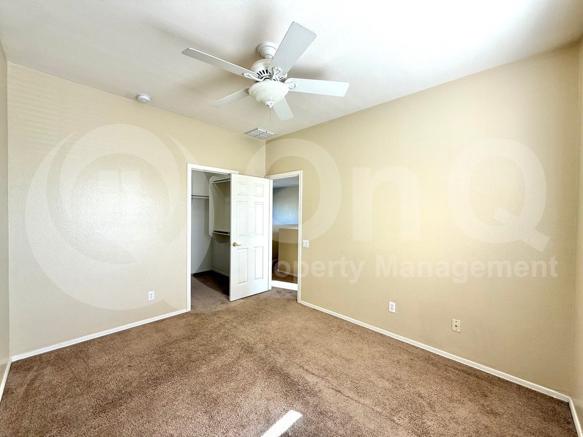 11642 W Tonto St - Photo 6 of 32