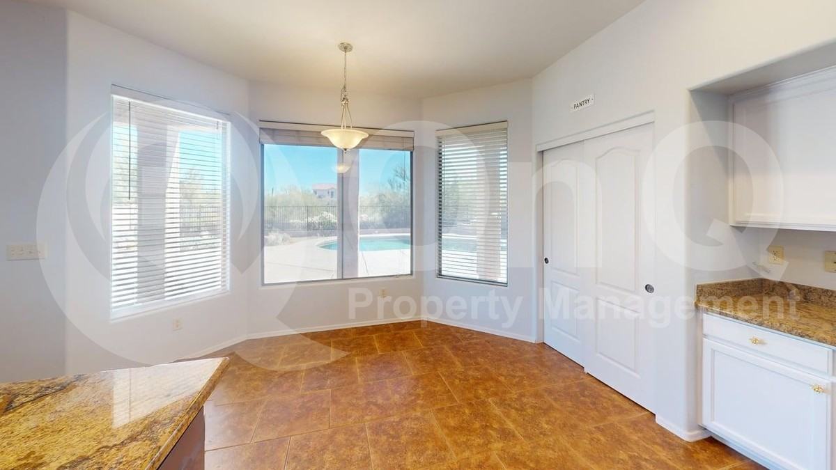 3923 S Amber Rock Ave - Photo 6 of 30