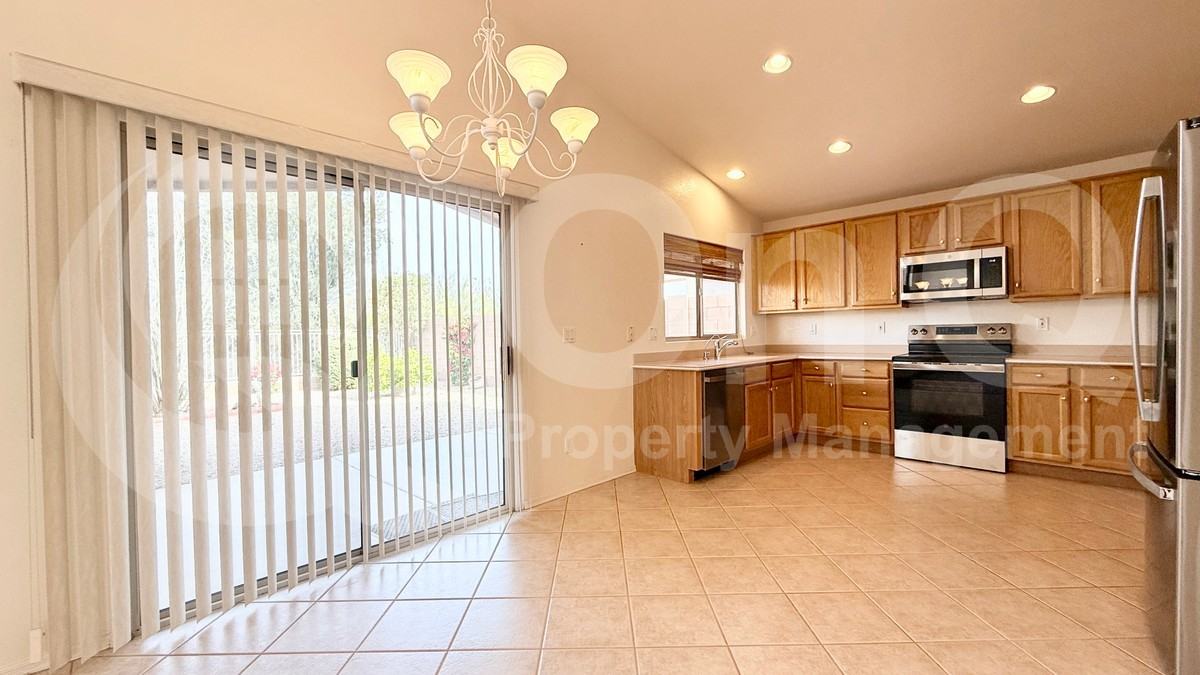 4626 E Thorn Tree Dr - Photo 3 of 21