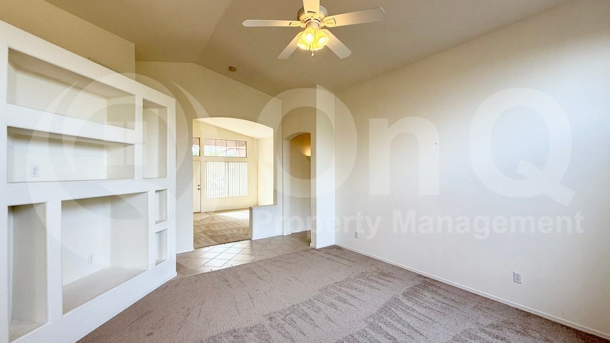 4626 E Thorn Tree Dr - Photo 5 of 21