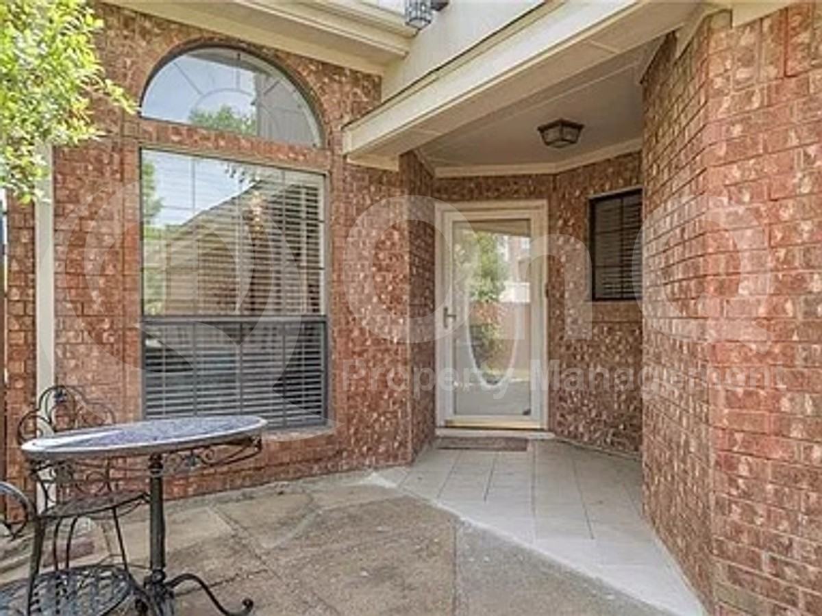 6812 Bolivar Ct - Photo 5 of 7