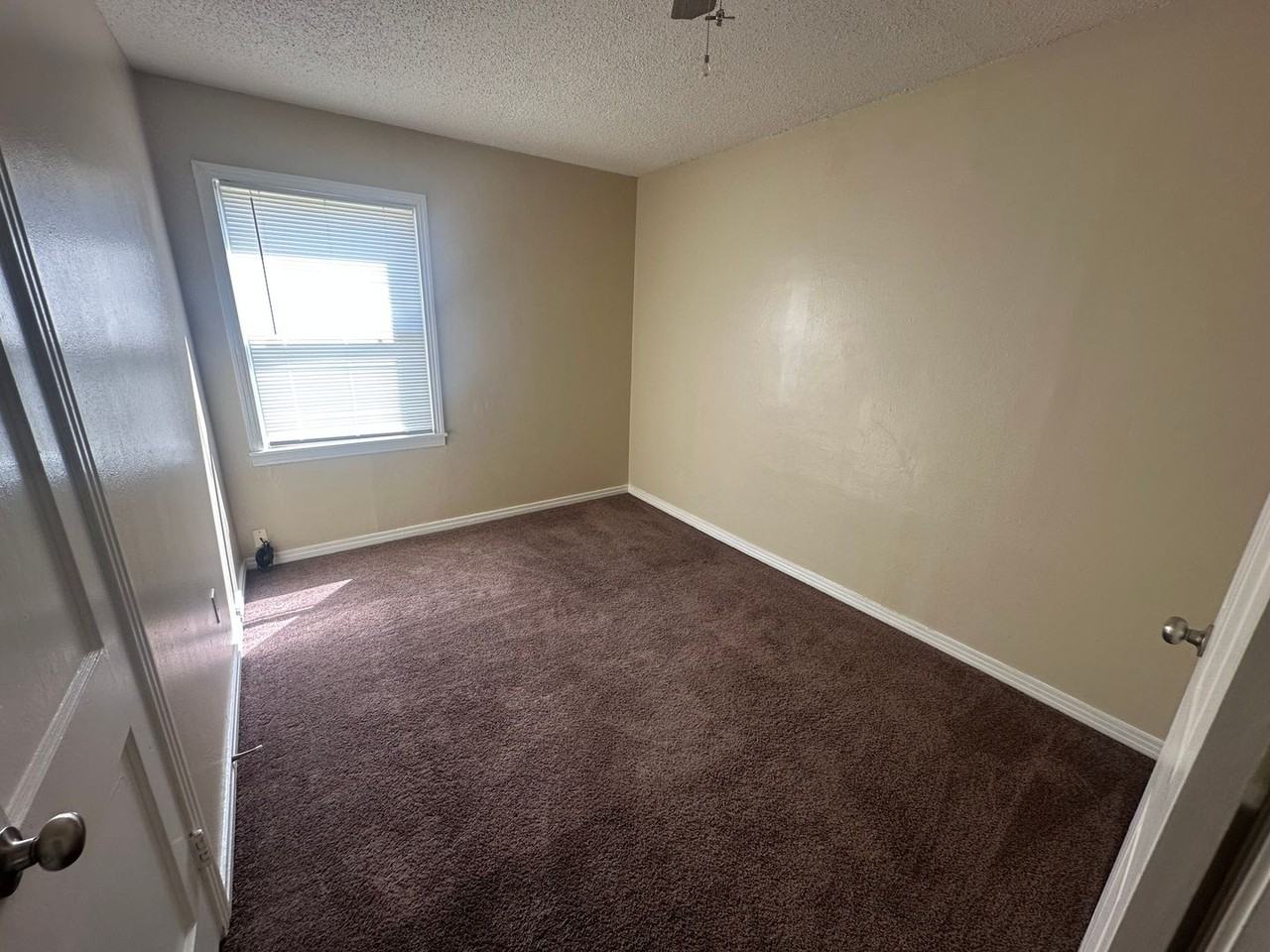 506 Mary St - Photo 2 of 14