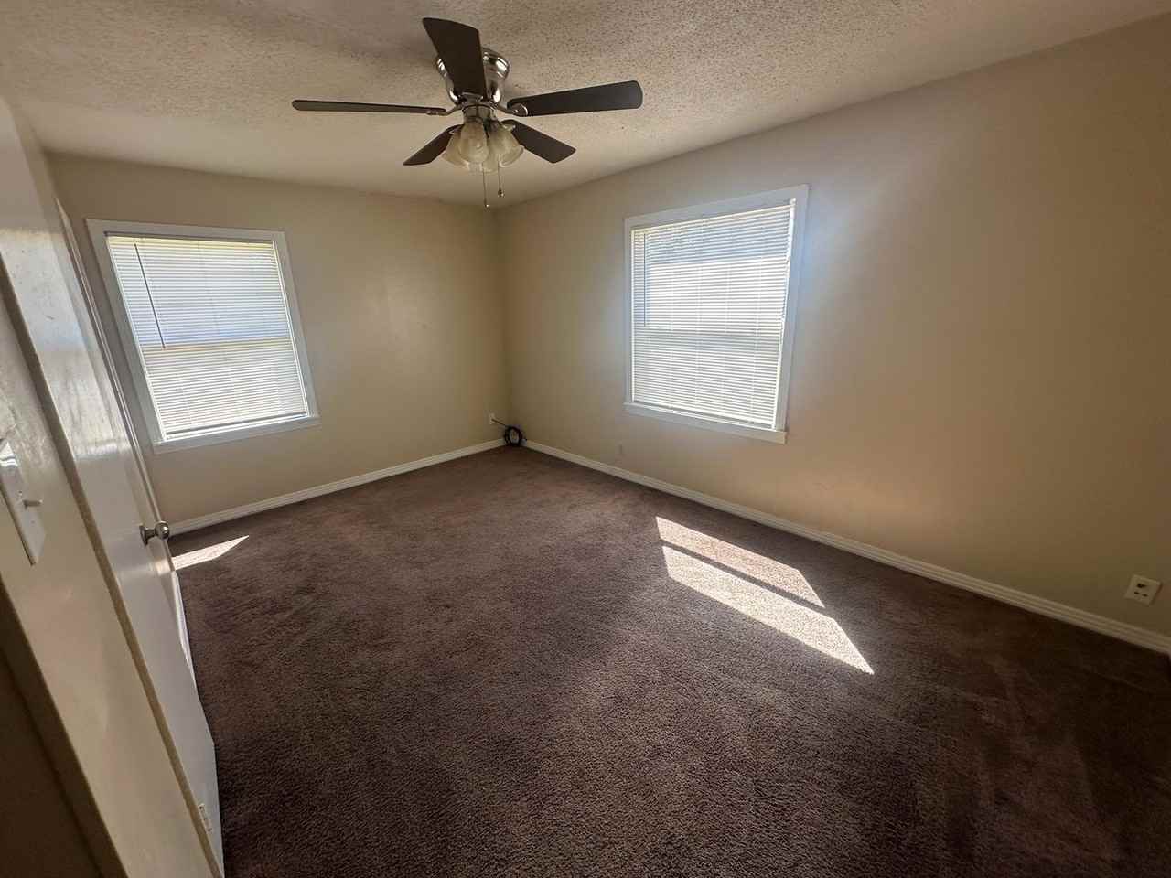 506 Mary St - Photo 6 of 14