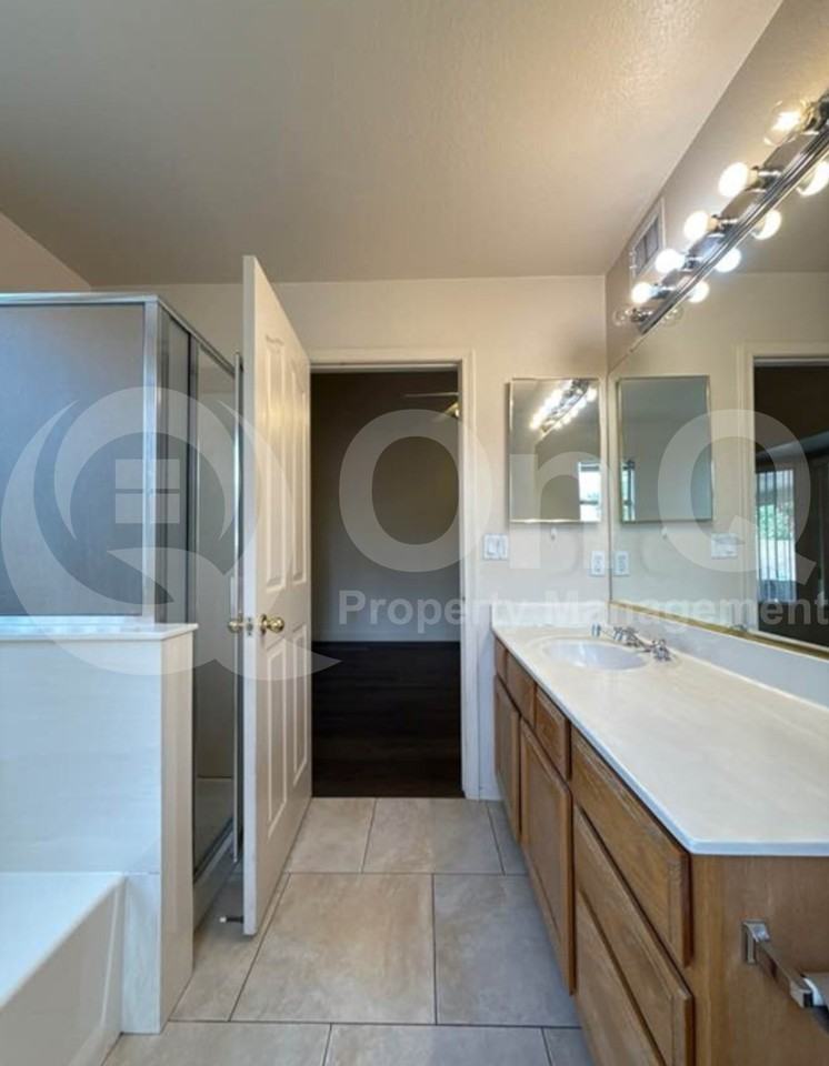 1380 W Maria Ln - Photo 4 of 16