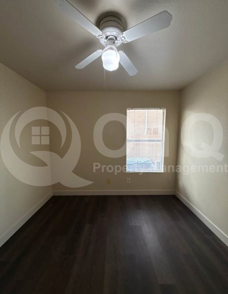 1380 W Maria Ln - Photo 5 of 16