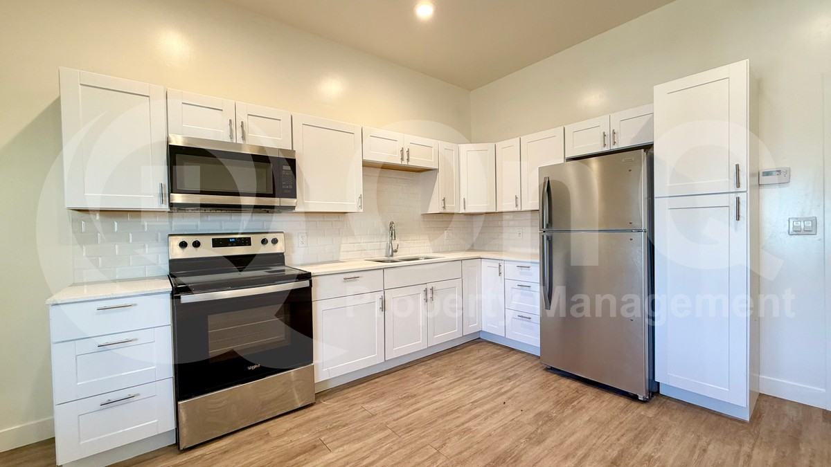 231 S 1st St #C - Photo 3 of 10