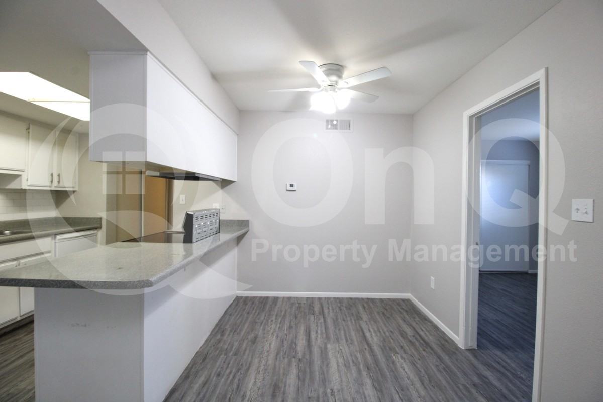 3002 E Waltann Ln #4 - Photo 4 of 18