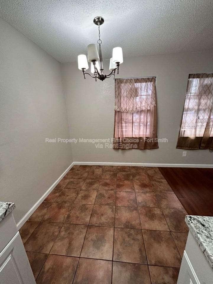 1010 S 19th St #2 - Photo 5 of 11