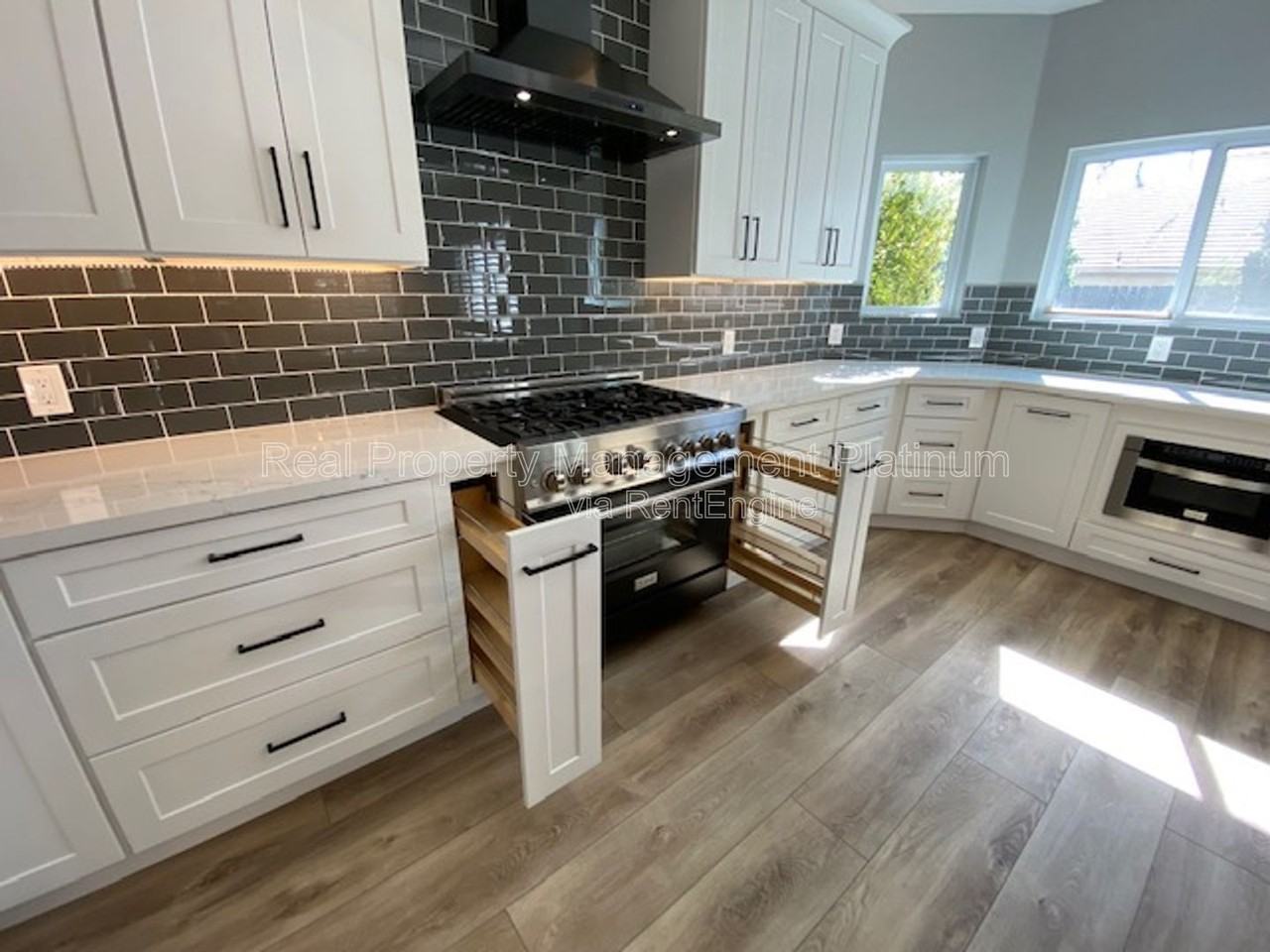 2927 E Solar Ave - Photo 4 of 32