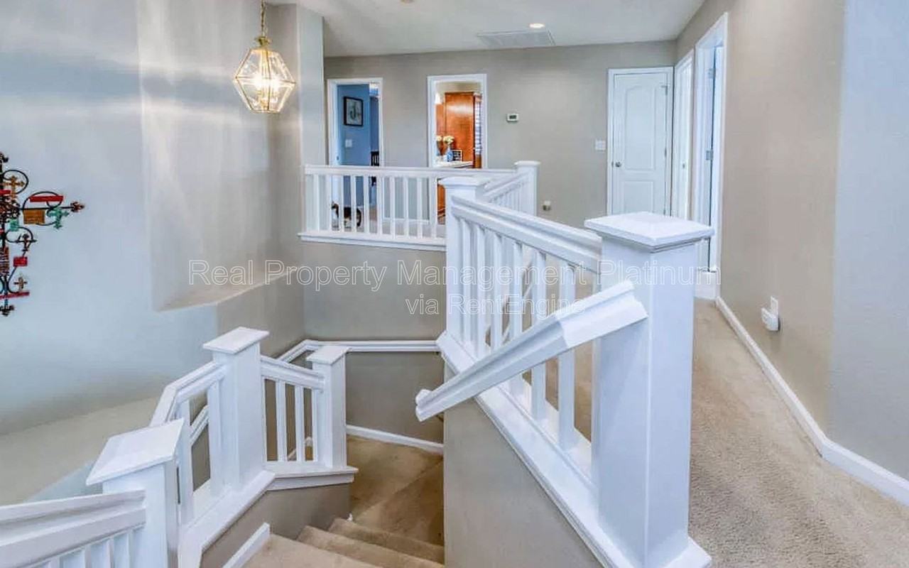 2927 E Solar Ave - Photo 6 of 32