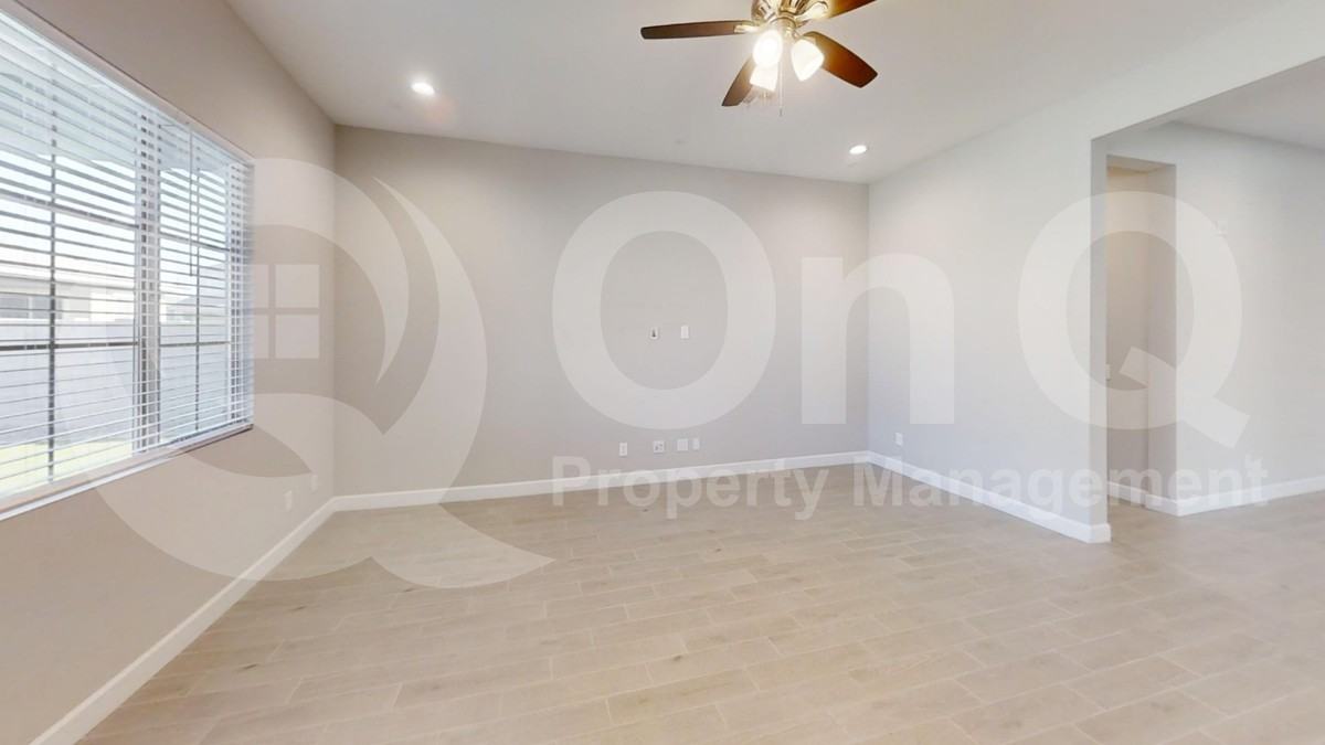 10810 W Marshall Ave - Photo 5 of 29