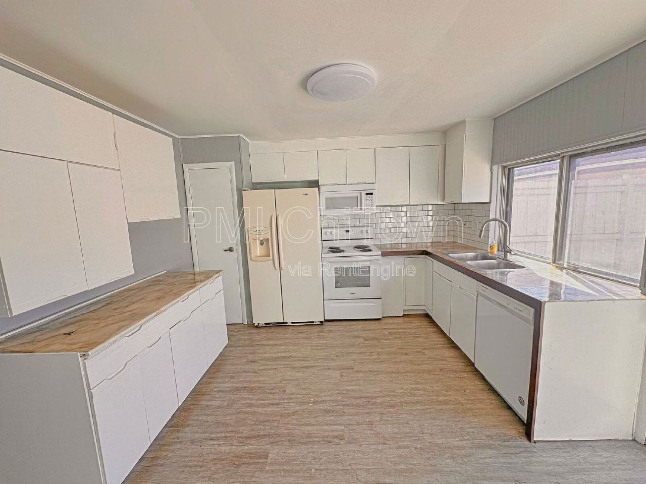 5573 Court F - Photo 5 of 19