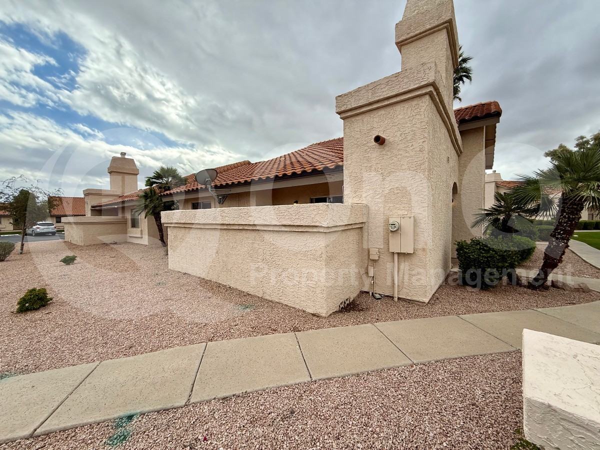 2019 W Lemon Tree Pl #1183 - Photo 2 of 22