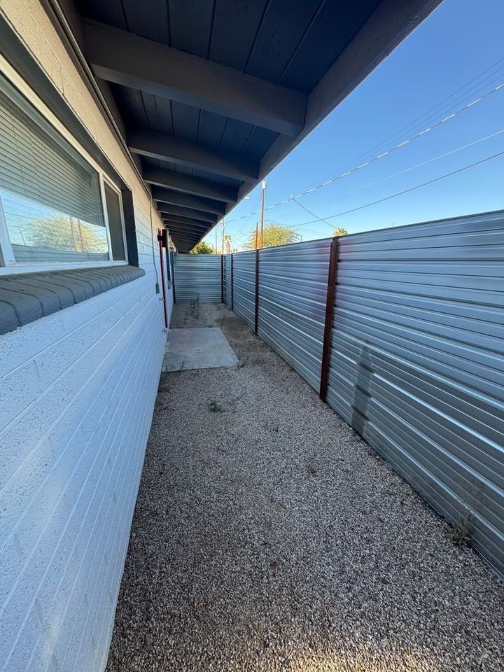 2762 N Forgeus Ave - Photo 7 of 15