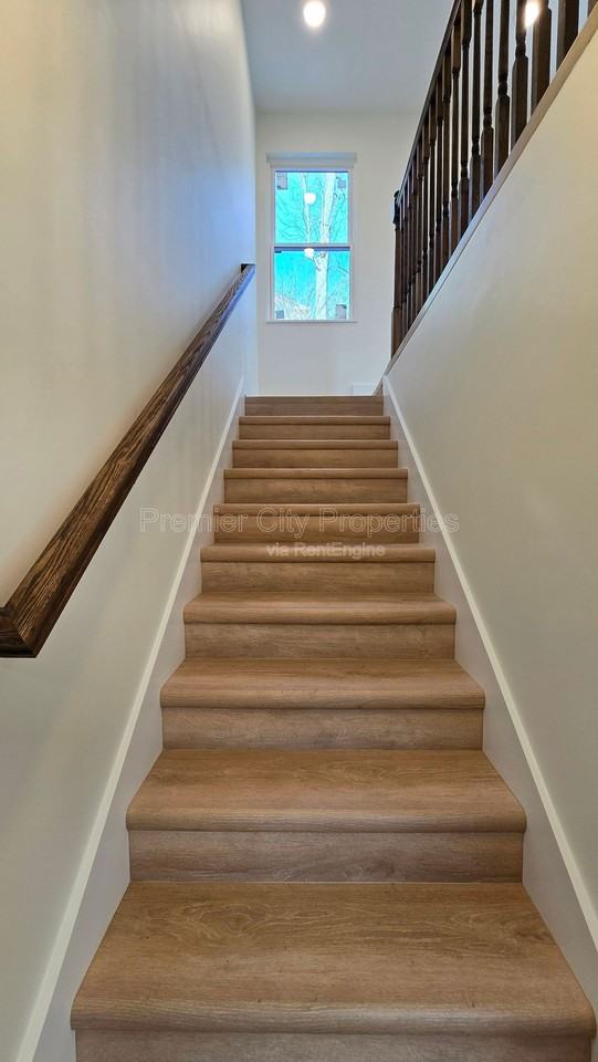 240 Mcgregor Ave #1 - Photo 2 of 32