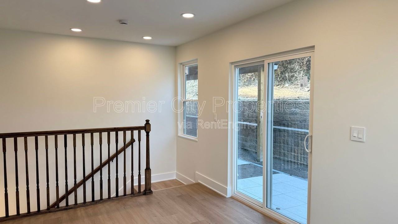 240 Mcgregor Ave #1 - Photo 5 of 32