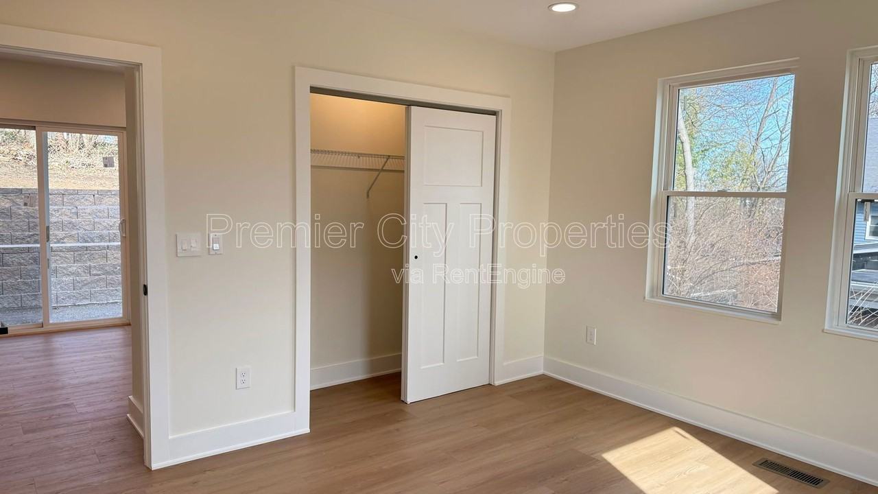 240 Mcgregor Ave #1 - Photo 6 of 32