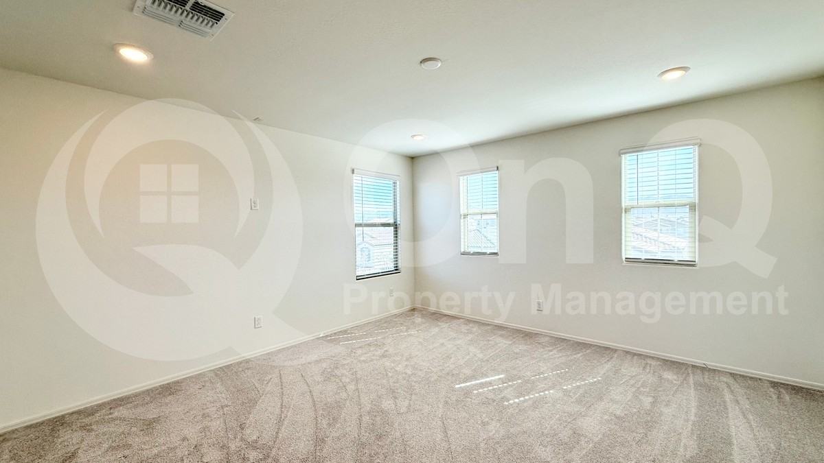 2556 W La Salle St - Photo 6 of 22