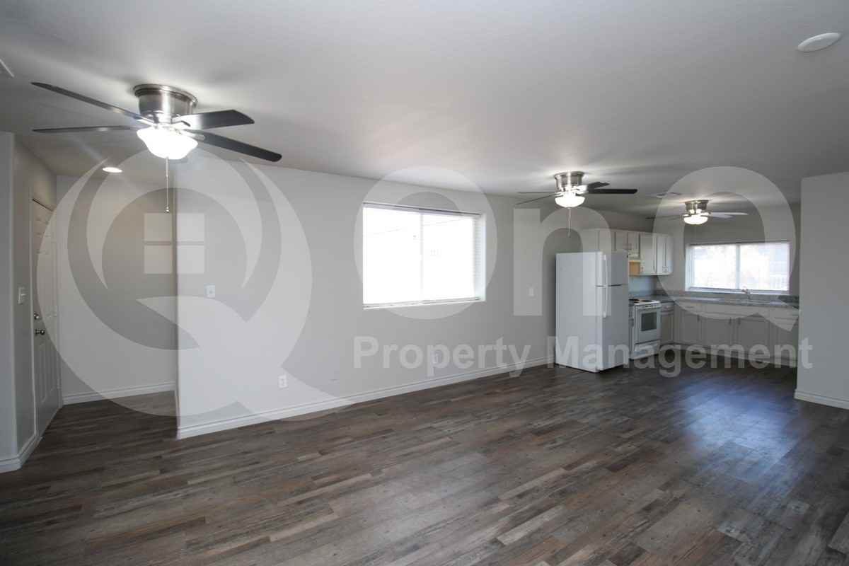 1702 S 4th St #2 - Photo 3 of 15