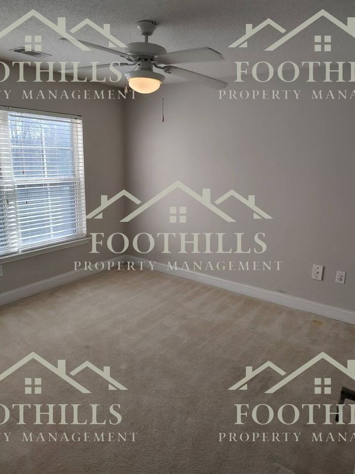 213 Lookover Dr - Photo 5 of 20