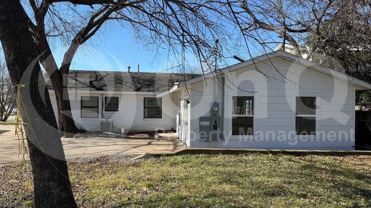 4320 Live Oak Dr - Photo 5 of 8