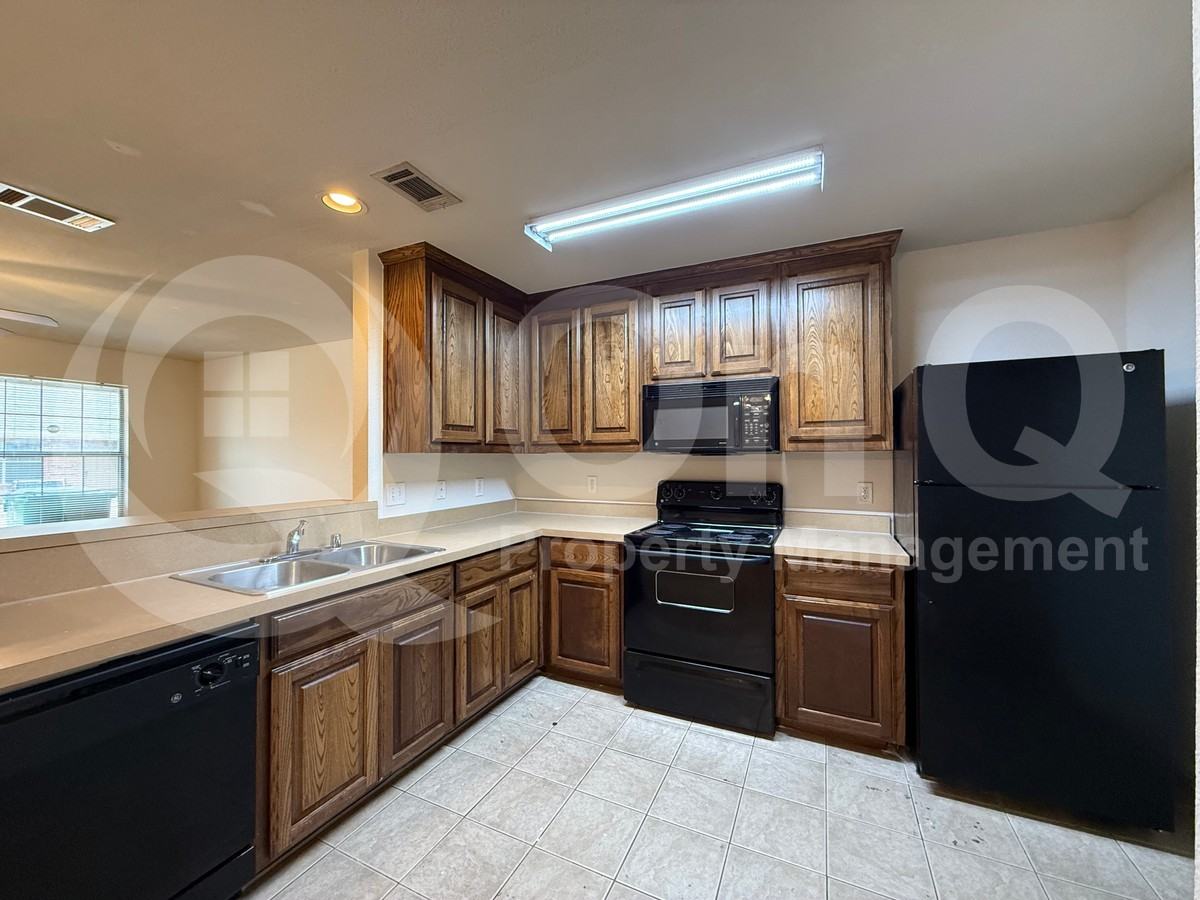 2331 N Elm St #2 - Photo 4 of 13