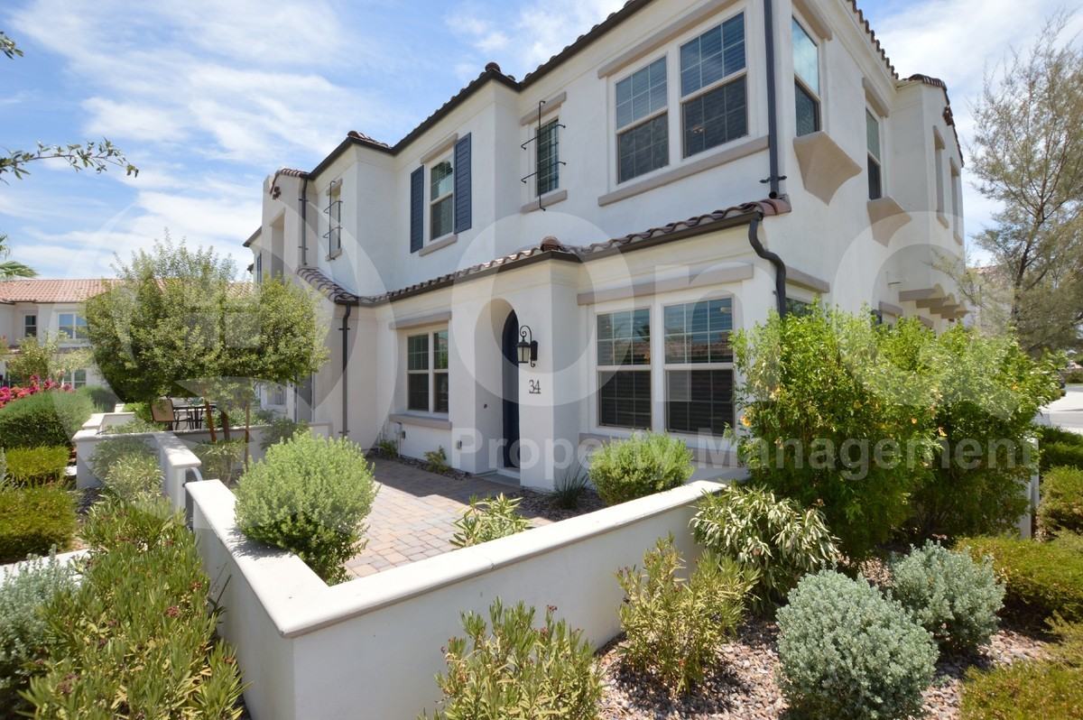 2477 W Market Pl #34 - Photo 2 of 28