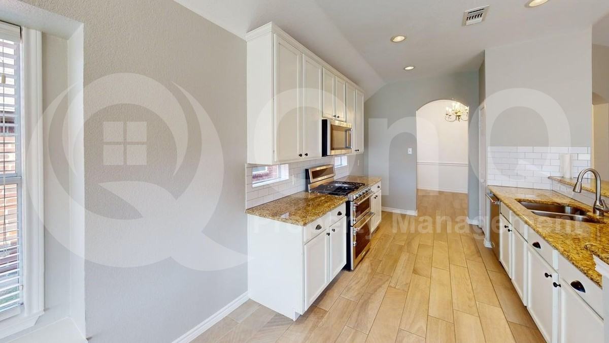 5013 Alpine Meadows Dr - Photo 3 of 20