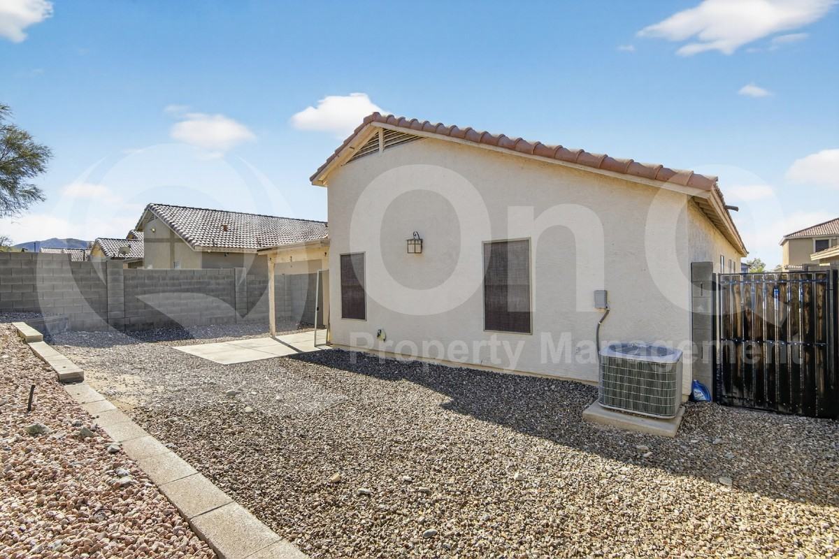 9221 S Leila Ln - Photo 3 of 42