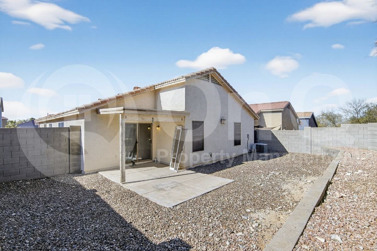 9221 S Leila Ln - Photo 6 of 42