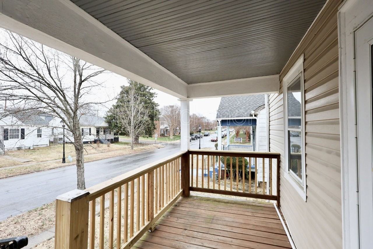 1910 Chicago Ave - Photo 3 of 18