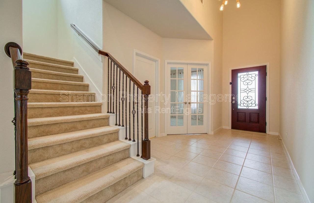 15702 Giant Pine Ln - Photo 3 of 37