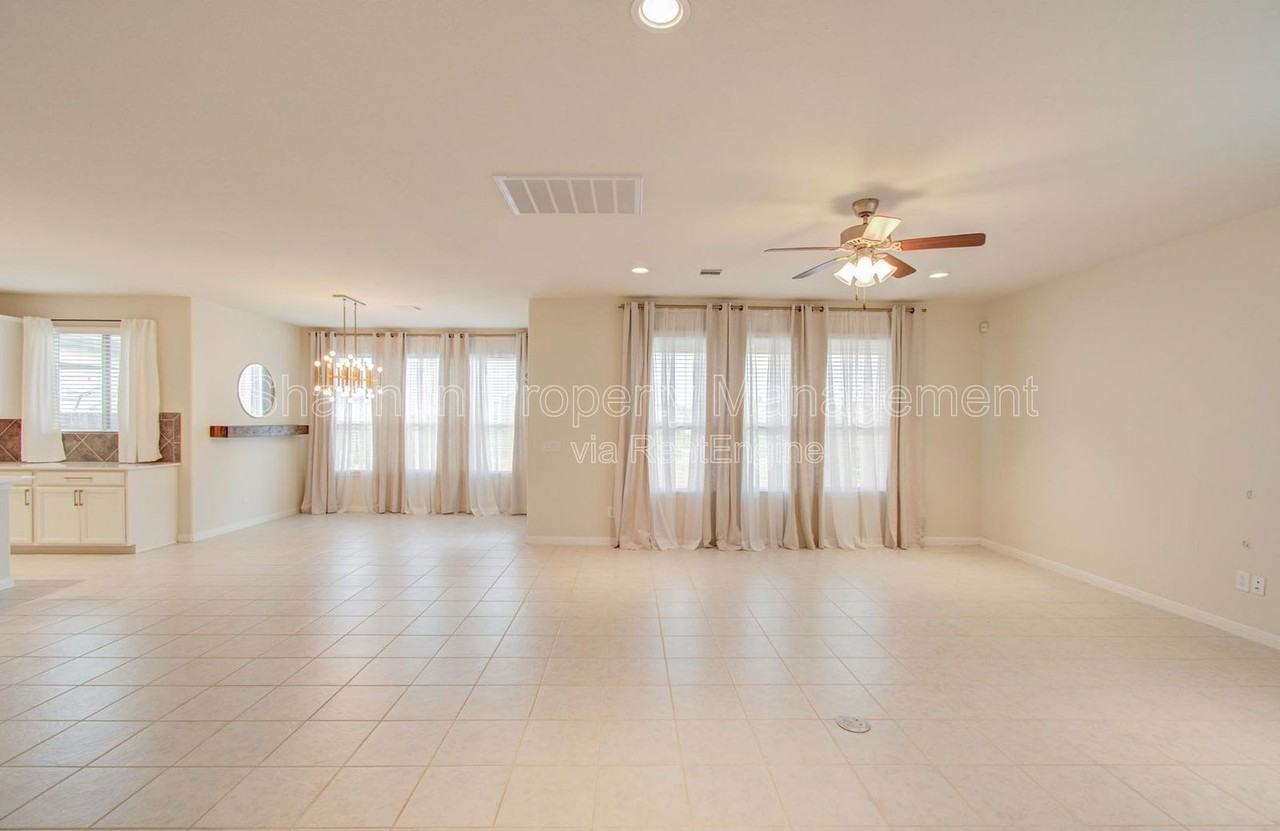 15702 Giant Pine Ln - Photo 6 of 37